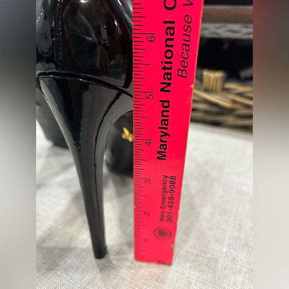 Pour La Victoire Black Patent Leather Heels - Picture 7 of 7